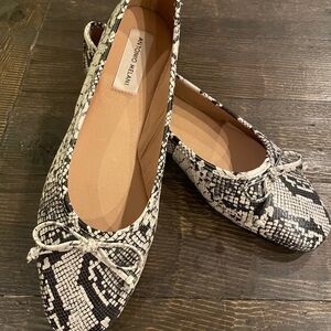 Antonio Melani Women's Snakeskin Ballet Flats Size 8.5